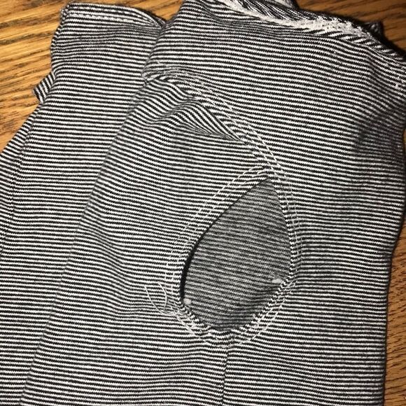 Calvin Klein Women's Black White With Heel Hole Pinstripe Leggings Small - Picture 2 of 5